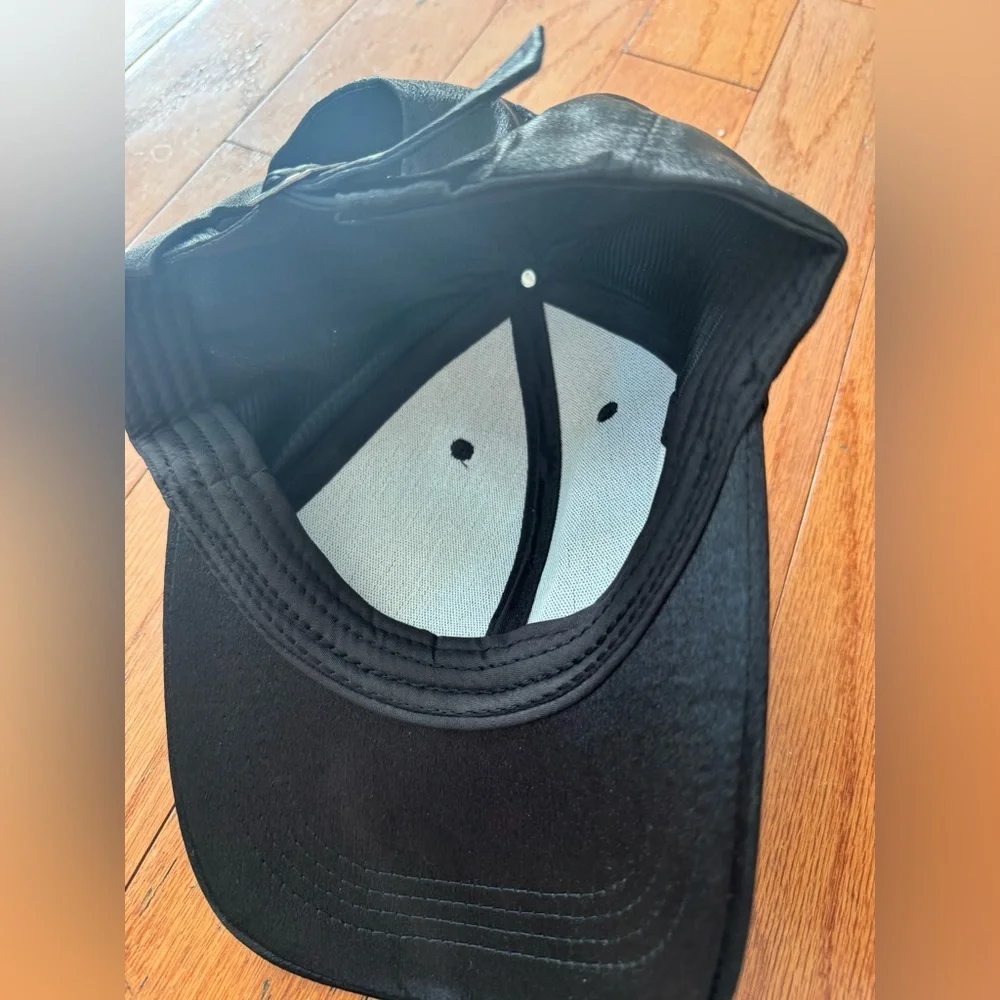 Chic Black Cap With Charms - Picture 2 of 3